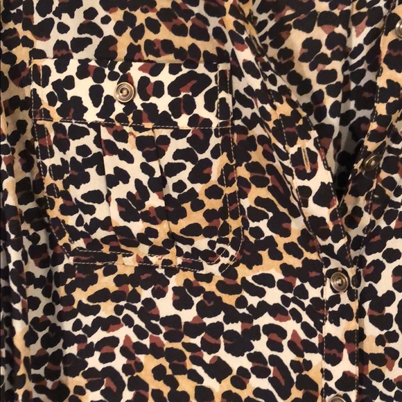 NWOT Roz&Ali Leopard Print Convertible Sleeve Top - Picture 4 of 6